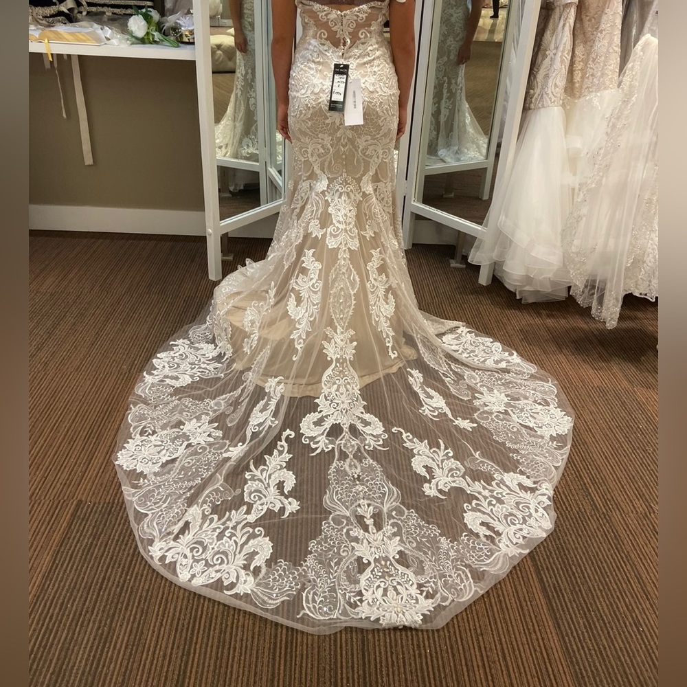 Wedding dress